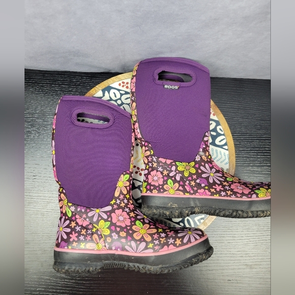 Bogs Boots Size 5 Daisy Love Purple Floral - Picture 6 of 10